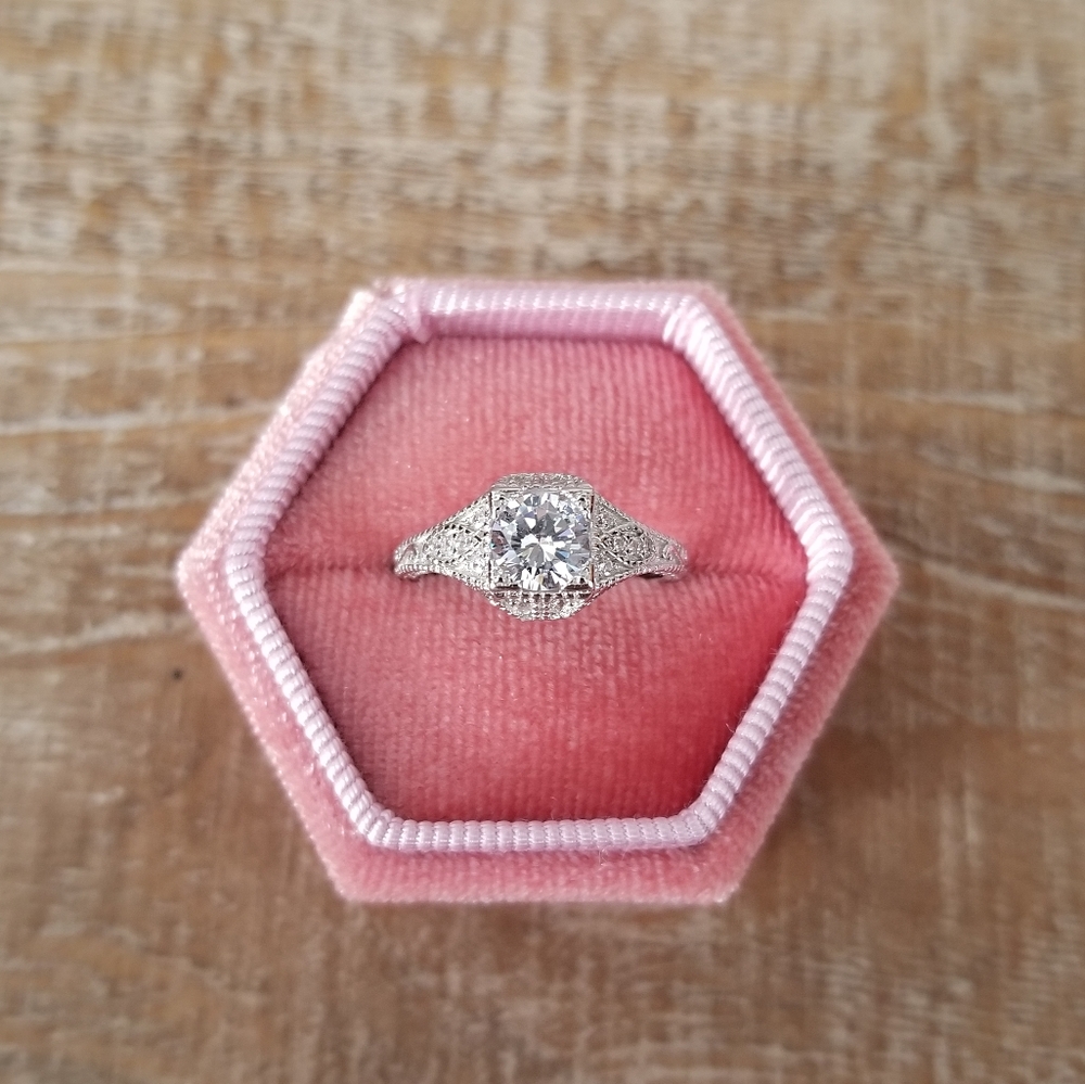Art Deco Vintage White Sapphire Ring - Picture 3 of 6